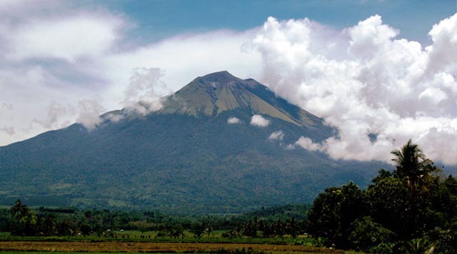 坎拉翁火山 Kanlaon Volcano