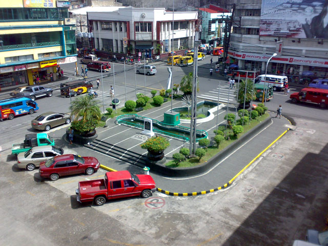 巴科羅 (Bacolod) 有寬廣而綠意盎然的街道、多姿多彩的市場和物美價廉的住宿選擇