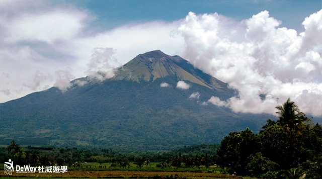 卡塔隆火山 (Kanlaon Volcano)