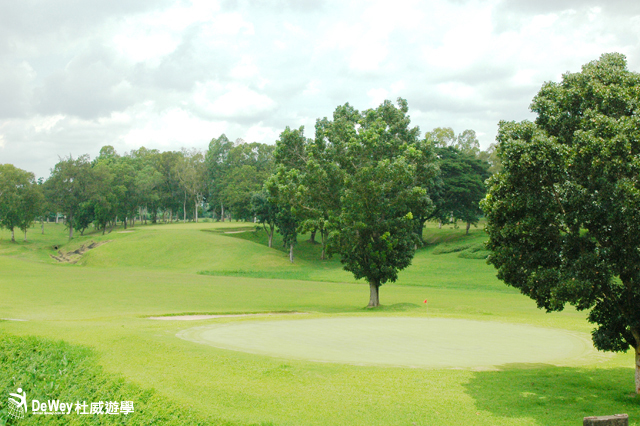 巴科羅市中心有高爾夫球場與賭場等設施，觀光資源豐富