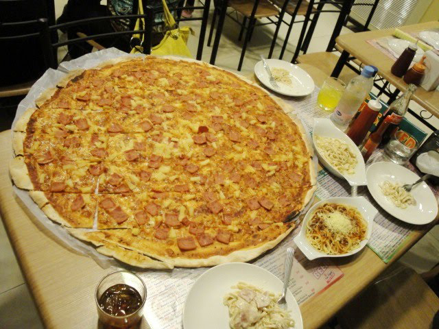 巴科羅Mamma Maria's Pizzeria 的「30 吋Pizza」